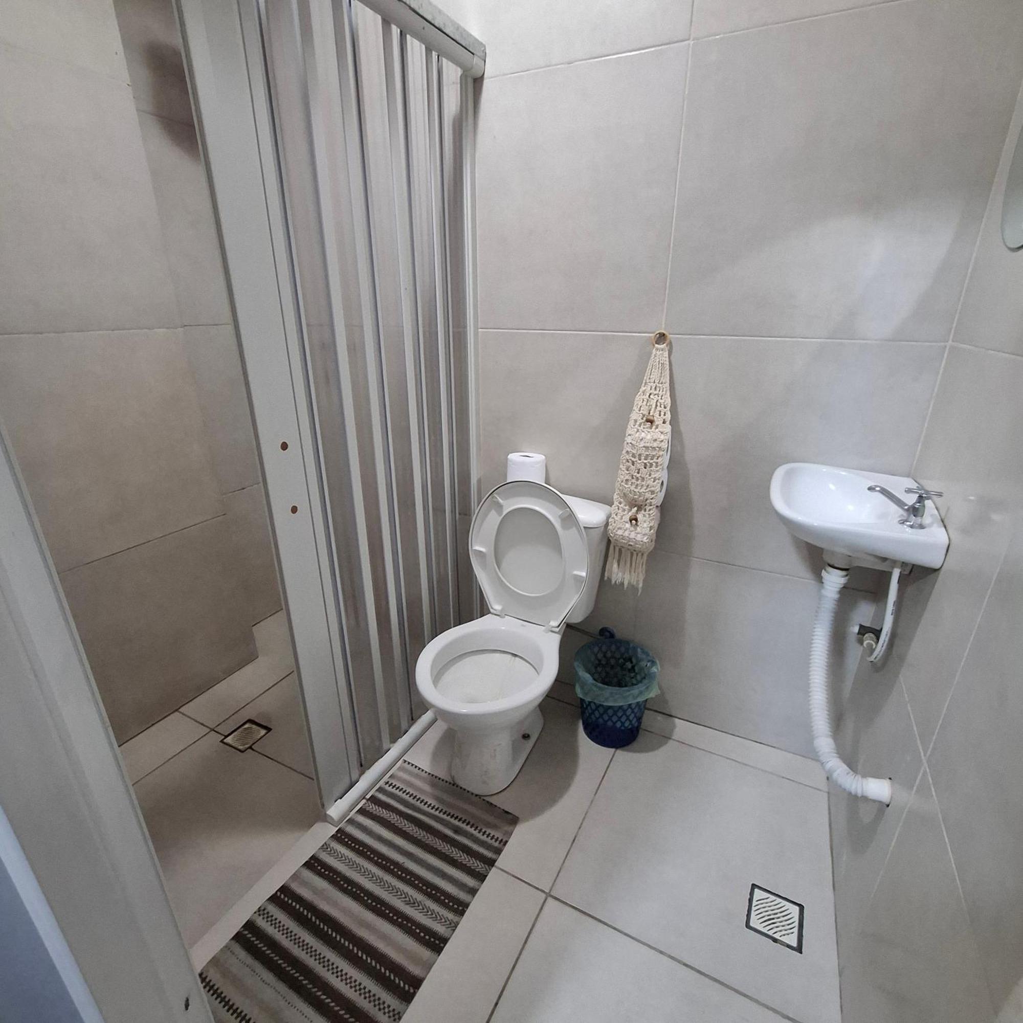 Quarto Com Suite Para Mulheres - Rio de Janeiro, Rio de Janeiro